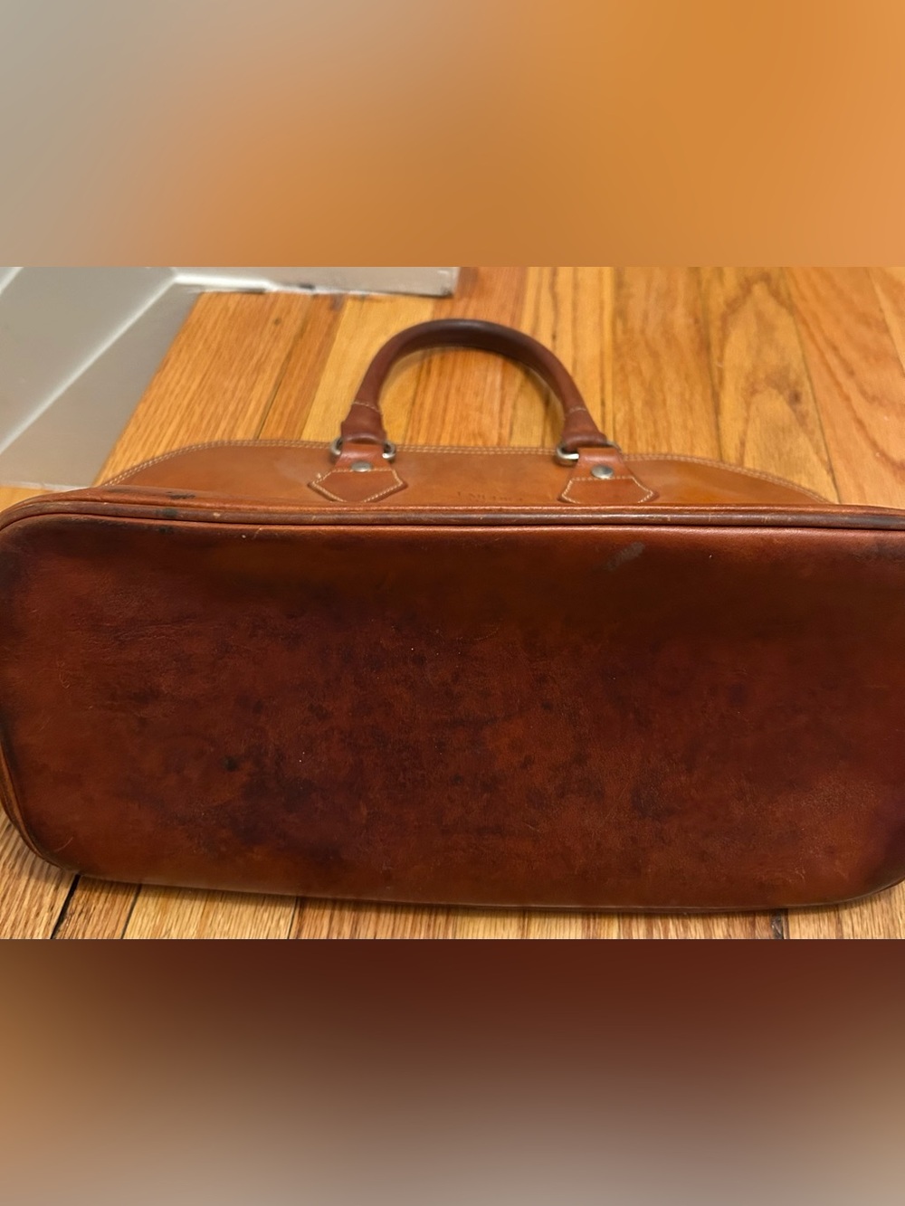 Authentic I Medici Firenze Italian Leather Handbag (Model IM2500). - Picture 5 of 6